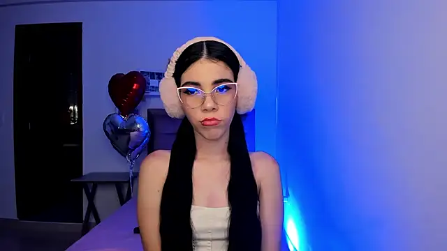 Snapshot of sofi_cute01 chatting on 02/15/25, 11:03 sofi cute01 online show from 02/15/25, 11:03