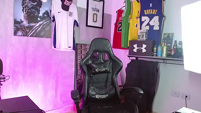 Hendry  online show from 12/17/25, 05:57