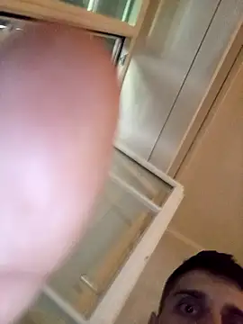 Snapshot of Xtremem00d chatting on 09/18/25, 12:29 Xtremem00d online show from 09/18/25, 12:29