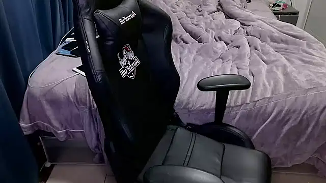 Snapshot of Angelababy001 chatting on 01/17/25, 06:02 Angelababy001 online show from 01/17/25, 06:02