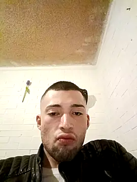 Snapshot of Suggarwhite18CM chatting on 11/15/25, 10:12 Suggarwhite18CM online show from 11/15/25, 10:12