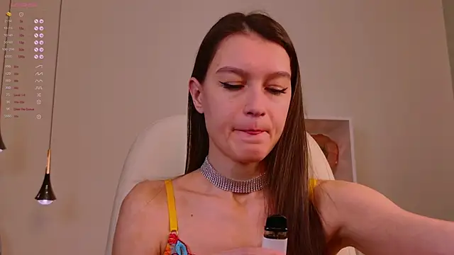 Snapshot of Alice__grace chatting on 01/31/25, 04:47 Alice  grace online show from 01/31/25, 04:47