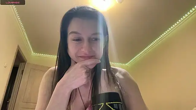 Snapshot of Alice__grace chatting on 02/13/25, 07:31 Alice  grace online show from 02/13/25, 07:31