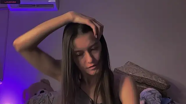 Snapshot of Alice__grace chatting on 02/18/25, 03:32 Alice  grace online show from 02/18/25, 03:32