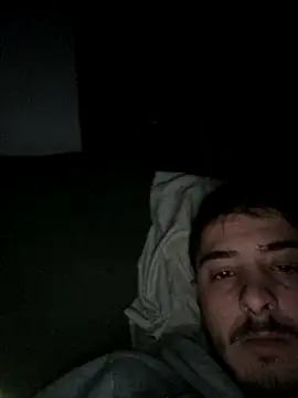 Snapshot of fbl40 chatting on 12/08/24, 01:46 fbl40 online show from 12/08/24, 01:46