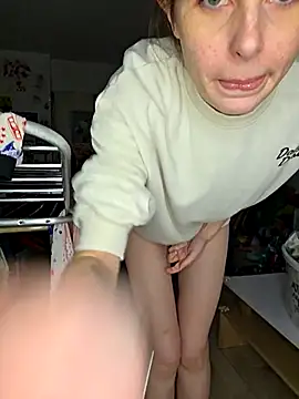 Snapshot of chachalette444 chatting on 02/13/26, 01:29 chachalette444 online show from 02/13/26, 01:29