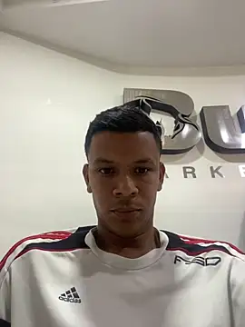 Snapshot of Onel9701 chatting on 03/21/26, 06:44 Onel9701 online show from 03/21/26, 06:44