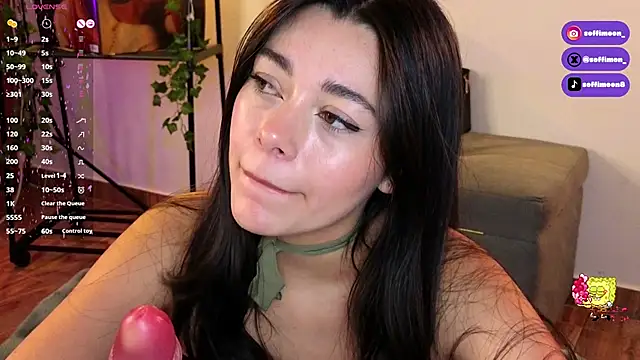 Snapshot of Soffimoon_ chatting on 02/11/25, 08:26 Soffimoon online show from 02/11/25, 08:26