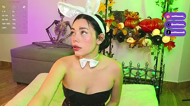 Snapshot of Soffimoon_ chatting on 10/15/25, 04:23 Soffimoon online show from 10/15/25, 04:23