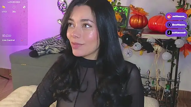Snapshot of Soffimoon_ chatting on 11/12/25, 11:25 Soffimoon online show from 11/12/25, 11:25