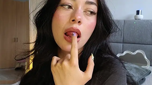 Snapshot of Soffimoon_ chatting on 02/20/26, 09:37 Soffimoon online show from 02/20/26, 09:37