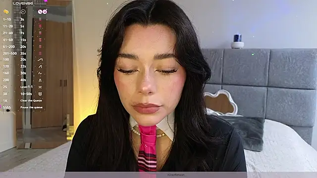 Snapshot of Soffimoon_ chatting on 03/17/26, 08:34 Soffimoon online show from 03/17/26, 08:34