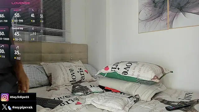 soyander03  online show from 11/23/25, 09:42