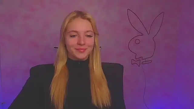 Snapshot of Milka_kiss_ chatting on 12/16/24, 06:53 Milka kiss online show from 12/16/24, 06:53