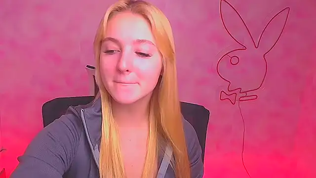 Snapshot of Milka_kiss_ chatting on 12/19/24, 12:23 Milka kiss online show from 12/19/24, 12:23