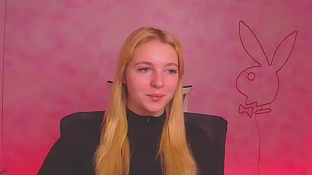 Snapshot of Milka_kiss_ chatting on 12/21/24, 09:33 Milka kiss online show from 12/21/24, 09:33
