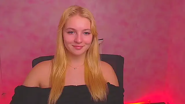 Snapshot of Milka_kiss_ chatting on 01/02/25, 04:02 Milka kiss online show from 01/02/25, 04:02