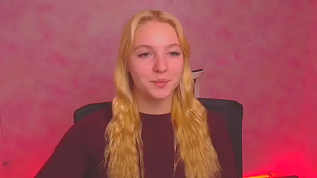 Snapshot of Milka_kiss_ chatting on 01/10/25, 10:39 Milka kiss online show from 01/10/25, 10:39