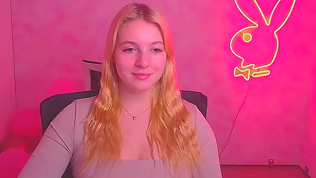 Snapshot of Milka_kiss_ chatting on 02/25/25, 10:58 Milka kiss online show from 02/25/25, 10:58