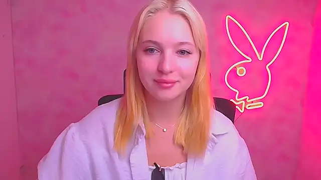 Snapshot of Milka_kiss_ chatting on 09/16/25, 05:52 Milka kiss online show from 09/16/25, 05:52