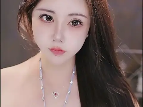 Qiaoqiao  online show from 11/06/25, 12:28