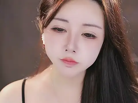 Qiaoqiao  online show from 11/07/25, 01:55