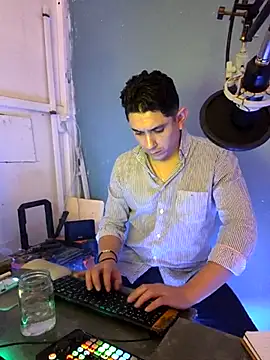 Snapshot of Anto_BWC chatting on 10/02/25, 04:52 Anto BWC online show from 10/02/25, 04:52