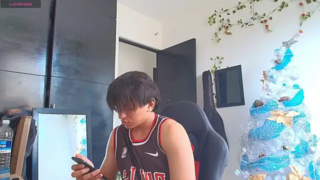 Haruto2001 online show from 12/15/24, 01:32