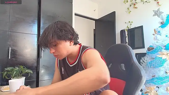 Haruto2001 online show from 12/26/24, 03:53