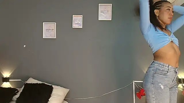 Snapshot of flavia_cruz chatting on 10/23/25, 09:24 flavia cruz online show from 10/23/25, 09:24