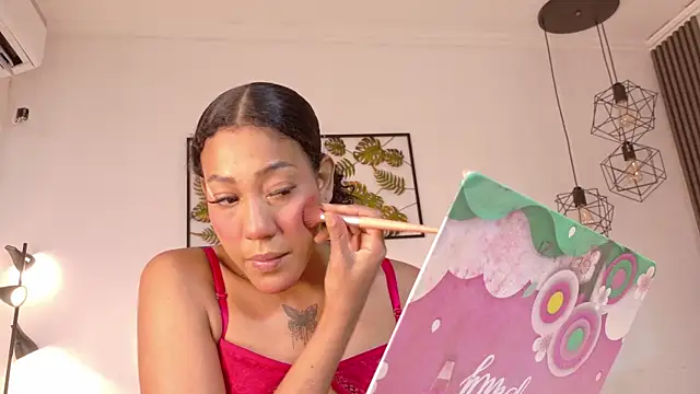 Snapshot of flavia_cruz chatting on 12/16/25, 07:30 flavia cruz online show from 12/16/25, 07:30