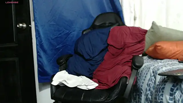 tizziano castillo  online show from 02/20/25, 01:25