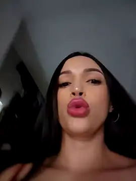 Snapshot of Naty_Santos chatting on 01/22/25, 10:26 Naty Santos online show from 01/22/25, 10:26