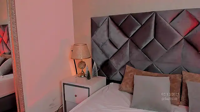 Luisa0110 online show from 12/02/25, 04:35