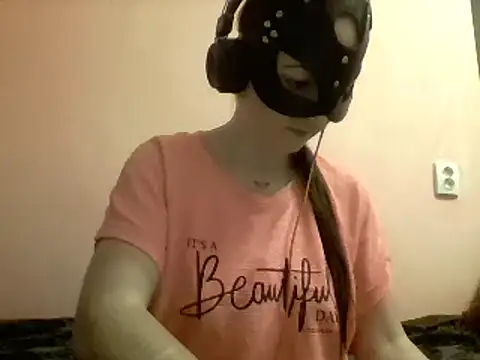 Snapshot of MaxWellas6 chatting on 01/28/25, 05:14 MaxWellas6 online show from 01/28/25, 05:14