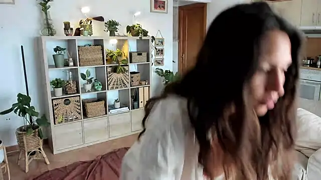 desertd2310 online show from 01/18/25, 03:59