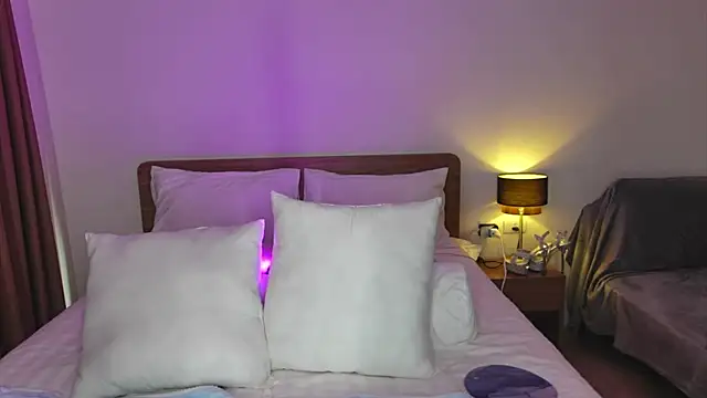 Snapshot of YourSexyNeighbour chatting on 12/25/24, 06:09 YourSexyNeighbour online show from 12/25/24, 06:09