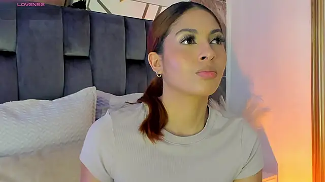 TaniaSmith1 online show from 11/08/25, 08:07