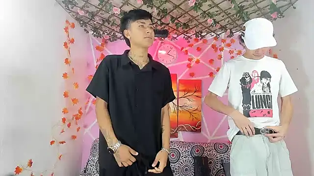 Fresahot2005 online show from 11/23/25, 02:17