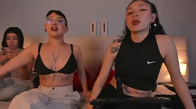 Snapshot of Cintya_Kros chatting on 01/11/25, 02:41 Cintya Kros online show from 01/11/25, 02:41