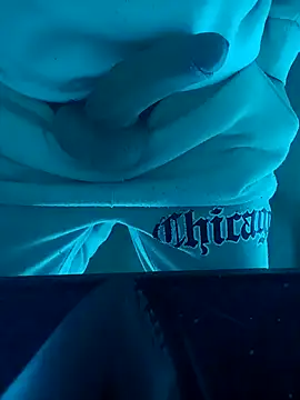 Snapshot of gostos__oo chatting on 12/18/24, 10:57 gostos oo online show from 12/18/24, 10:57