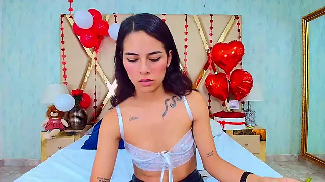 NicoleEsposito online show from 02/15/25, 04:14