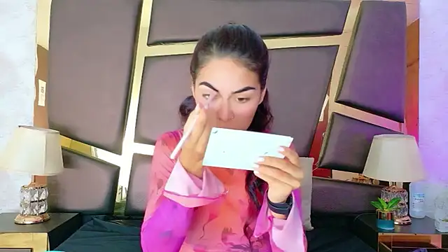 NicoleEsposito online show from 10/04/25, 12:36