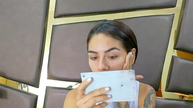 NicoleEsposito online show from 10/24/25, 01:40