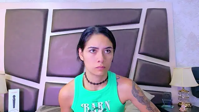 NicoleEsposito online show from 06/18/26, 01:48