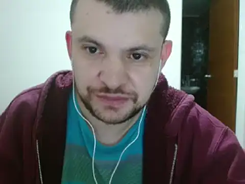 Snapshot of camiloking1720 chatting on 12/03/24, 02:58 camiloking1720 online show from 12/03/24, 02:58