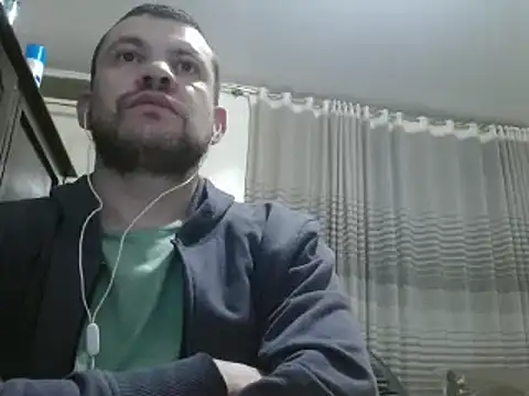 Snapshot of camiloking1720 chatting on 12/19/24, 10:00 camiloking1720 online show from 12/19/24, 10:00