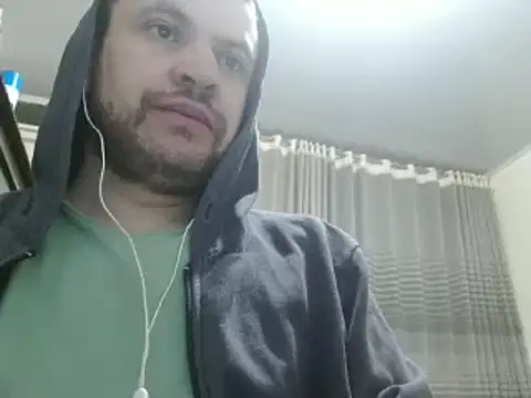 Snapshot of camiloking1720 chatting on 12/20/24, 03:14 camiloking1720 online show from 12/20/24, 03:14