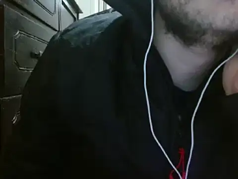 Snapshot of camiloking1720 chatting on 12/22/24, 02:39 camiloking1720 online show from 12/22/24, 02:39