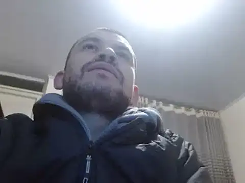 Snapshot of camiloking1720 chatting on 01/13/25, 03:56 camiloking1720 online show from 01/13/25, 03:56